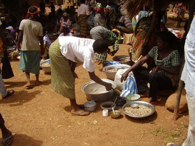 Quelques troqueuses du marché de PESSARE