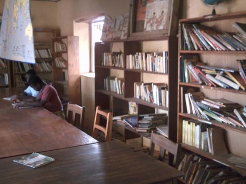 Intérieur de la bibliothèque (en 2007)